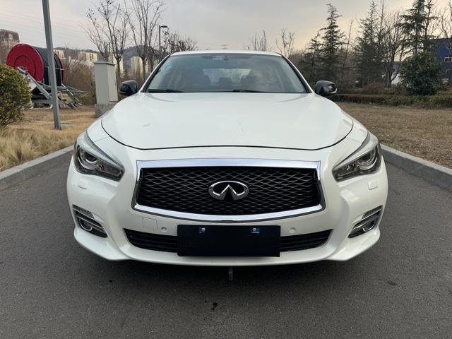 Infiniti Q50L