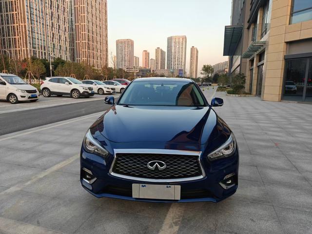 Infiniti Q50L