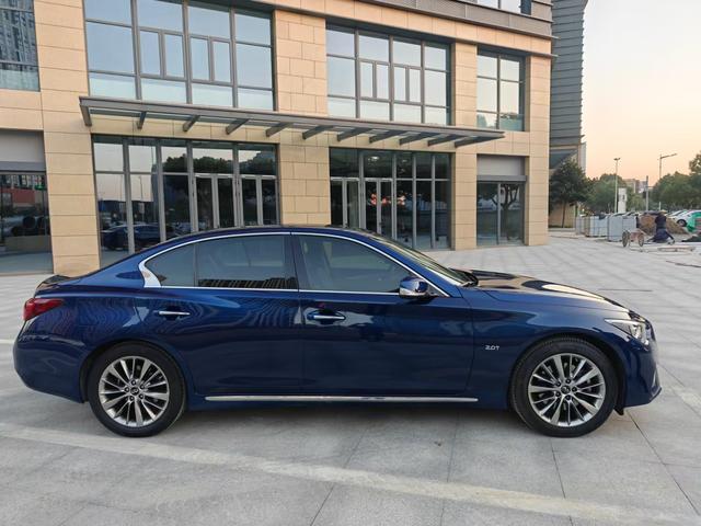 Infiniti Q50L