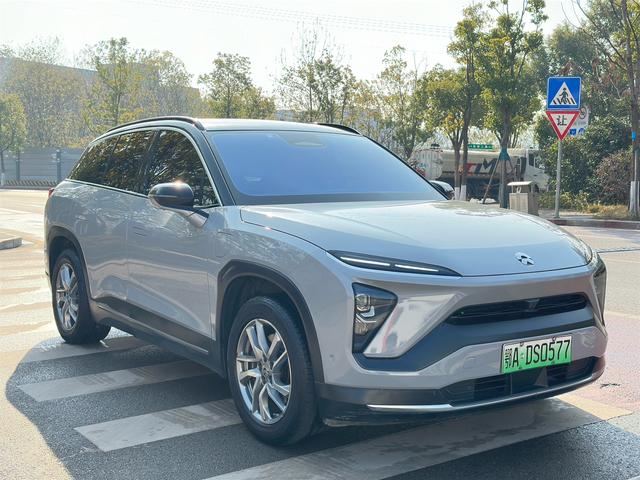 NIO ES6