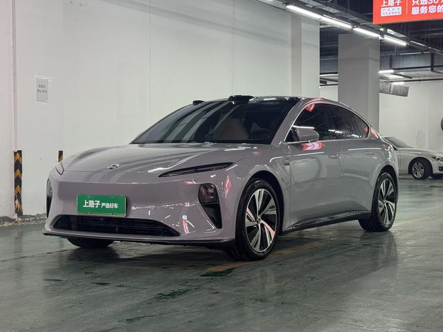 NIO ET5