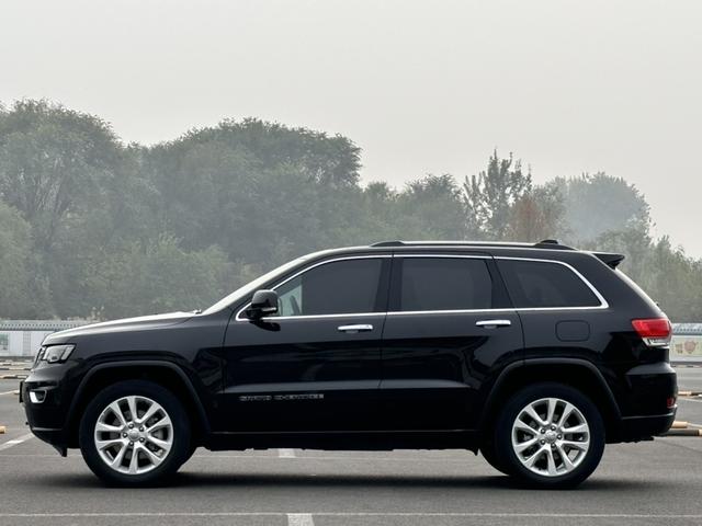 Jeep Grand Cherokee (imported)