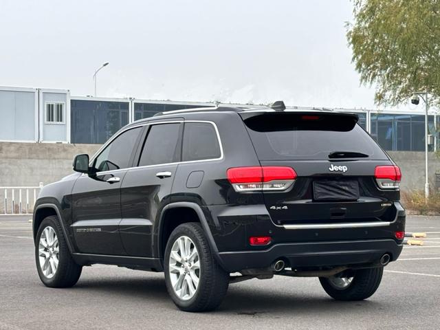 Jeep Grand Cherokee (imported)