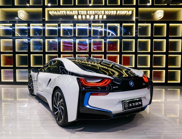 BMW i8