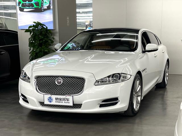 Jaguar XJ