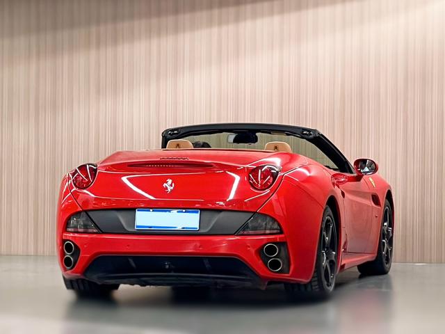 Ferrari California T