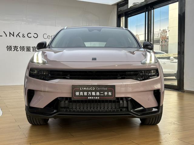 Lynk & Co 06