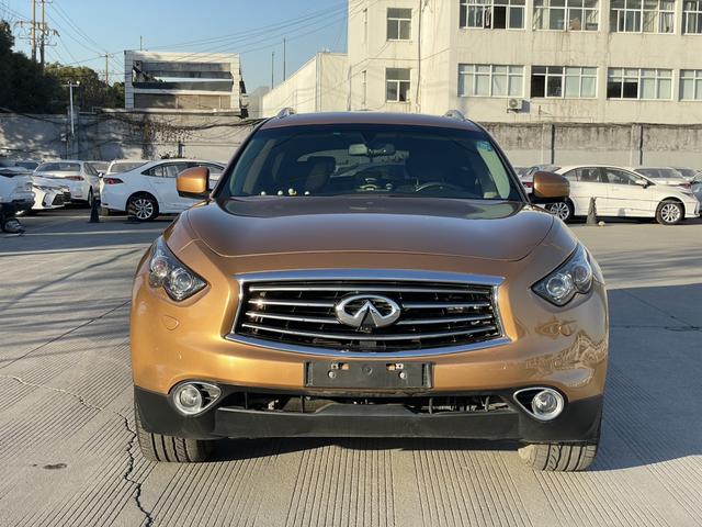 Infiniti QX70