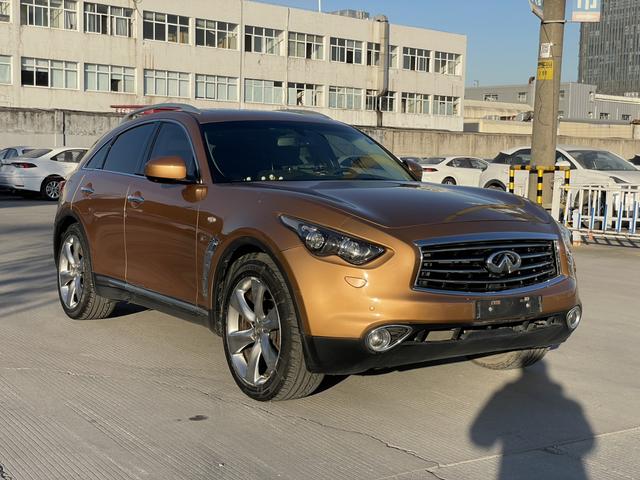 Infiniti QX70