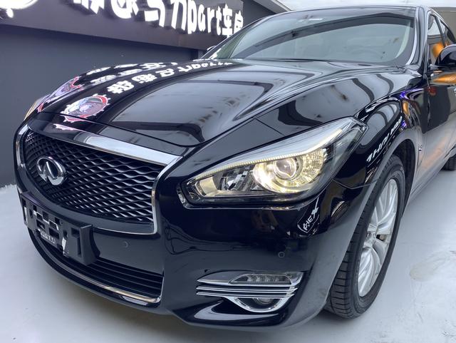 Infiniti Q70