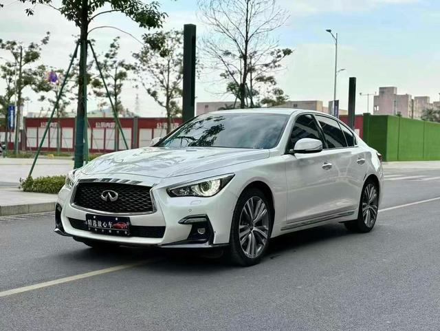 Infiniti Q50L