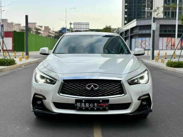 Infiniti Q50L