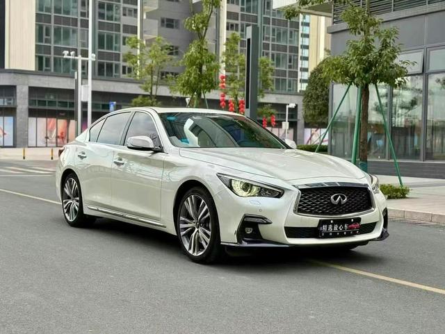 Infiniti Q50L