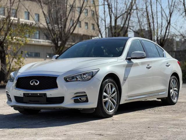 Infiniti Q50L