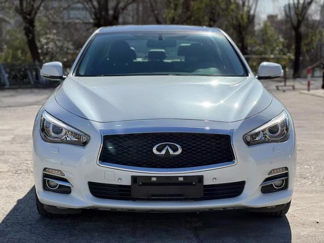 Infiniti Q50L