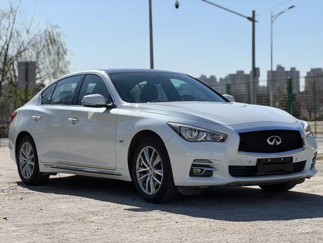 Infiniti Q50L