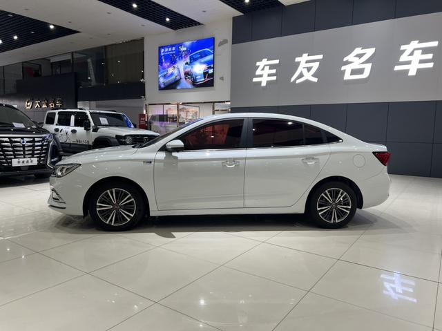 Roewe i5