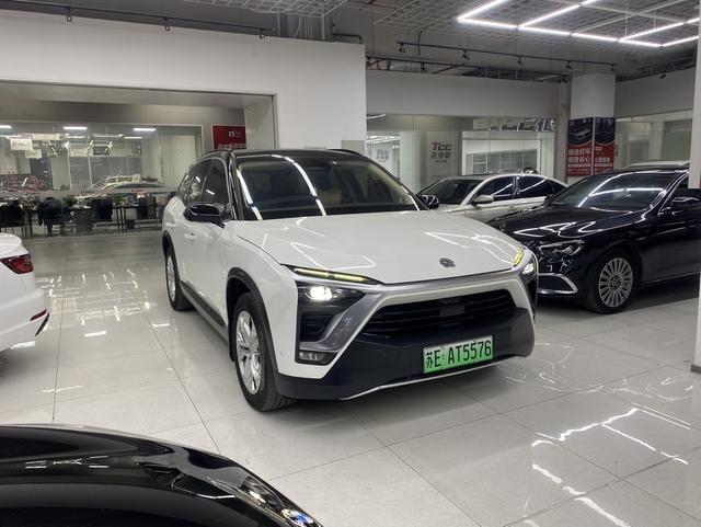 NIO ES8