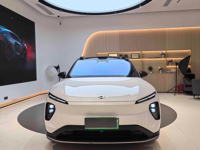 NIO ES6