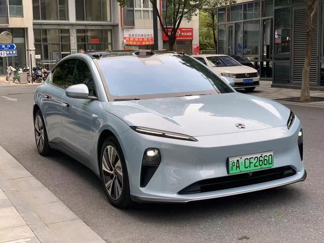 NIO ET5