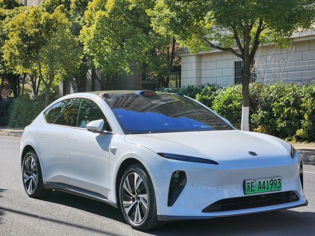 NIO ET5