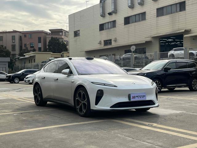 NIO ET5