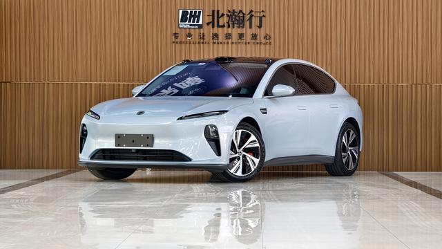 NIO ET5