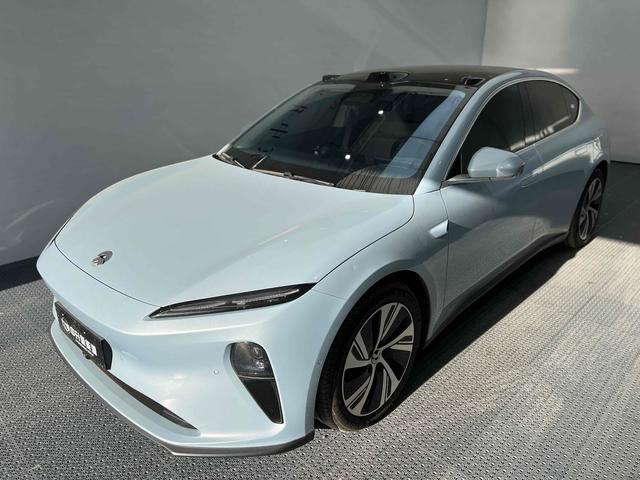 NIO ET5