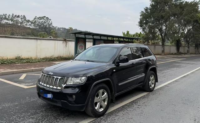 Jeep Grand Cherokee (imported)