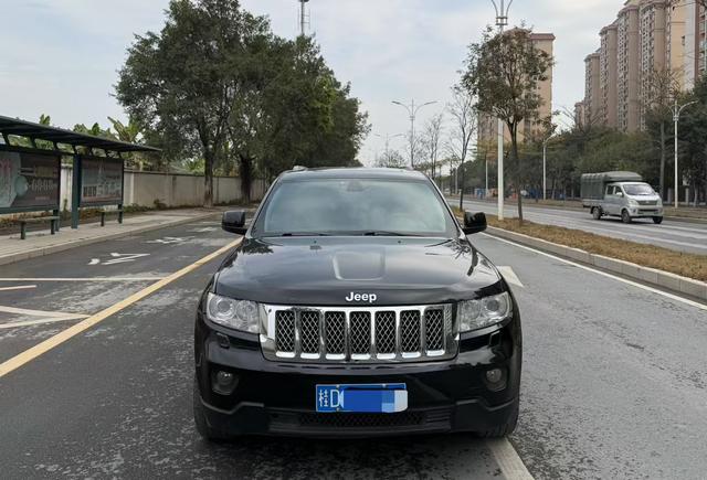 Jeep Grand Cherokee (imported)