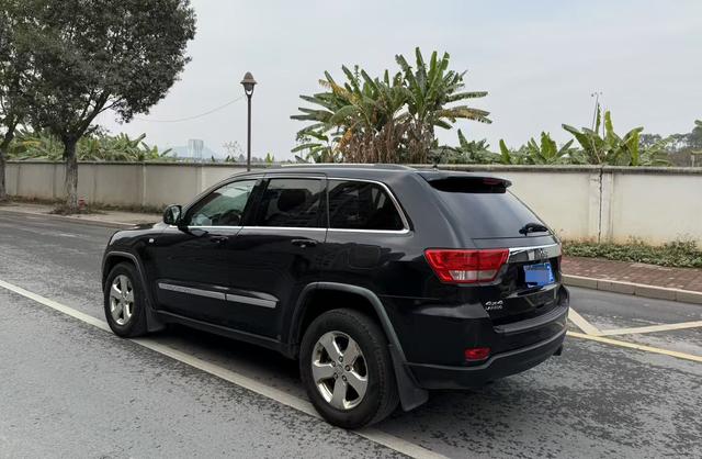 Jeep Grand Cherokee (imported)