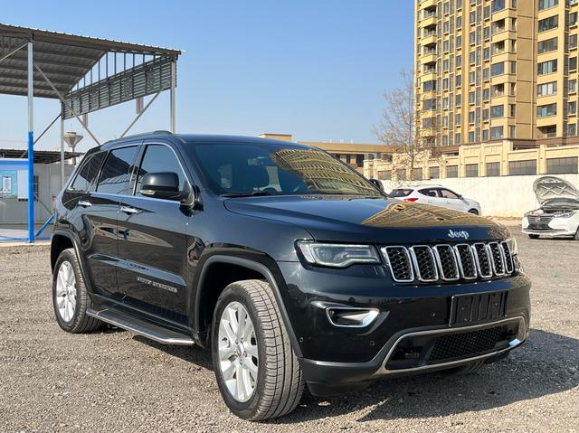 Jeep Grand Cherokee (imported)