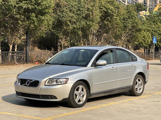 Volvo S40