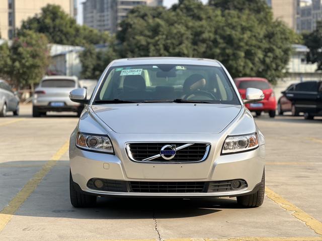 Volvo S40