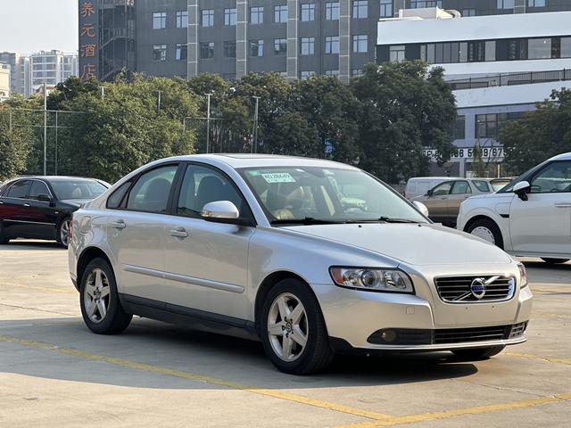 Volvo S40