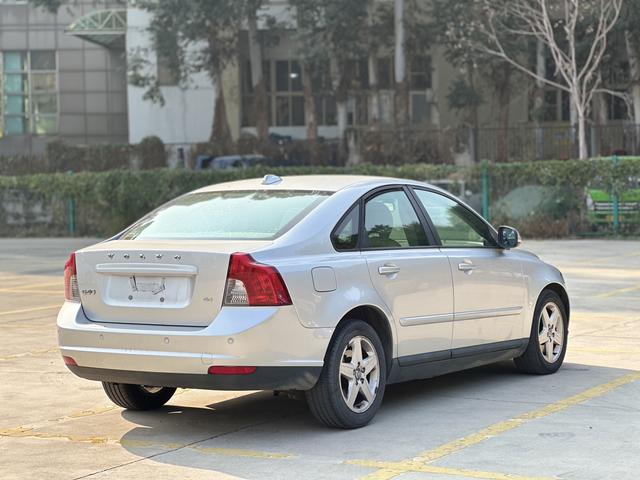 Volvo S40