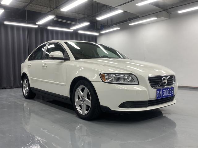 Volvo S40