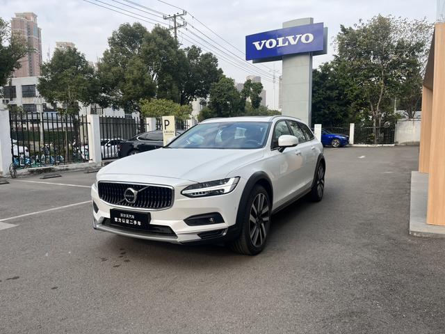 Volvo V90