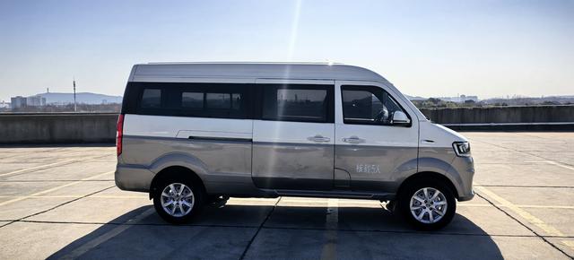 Golden cup New Hiace S