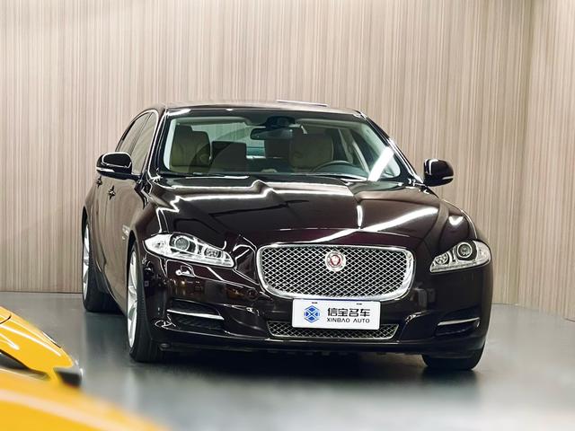 Jaguar XJ