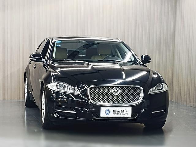 Jaguar XJ