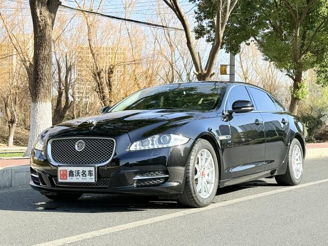 Jaguar XJ