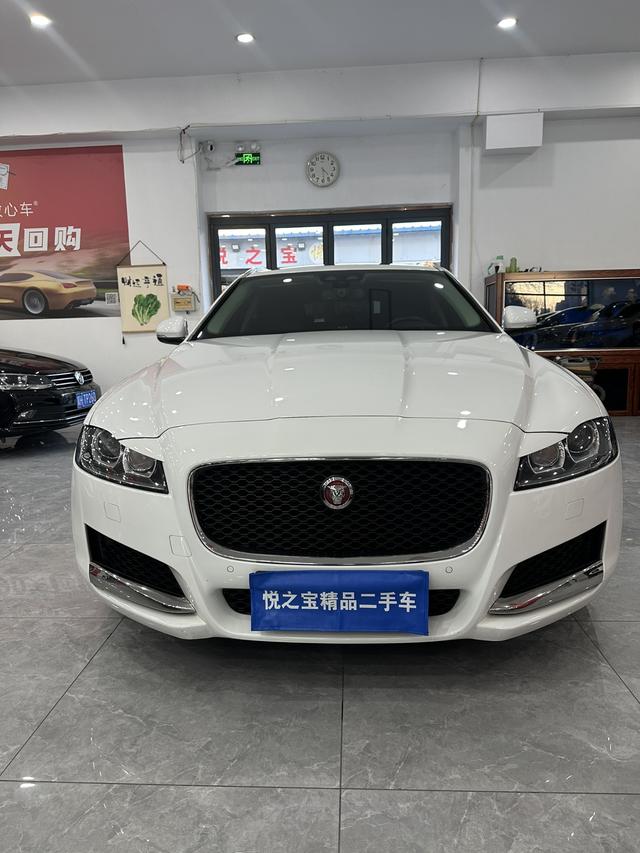 Jaguar XF