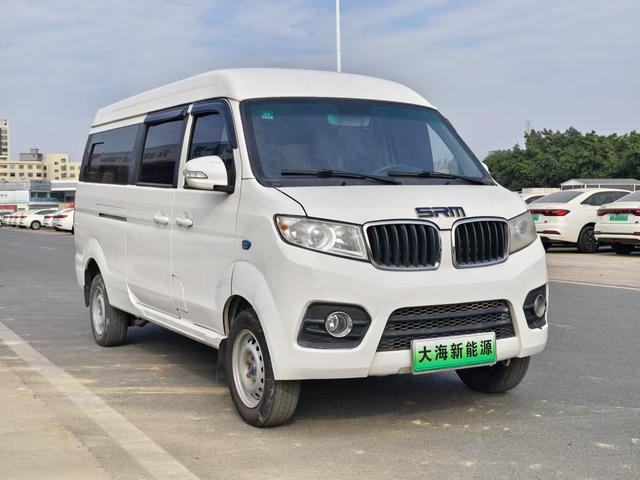 SRM Xinyuan Hiace EV