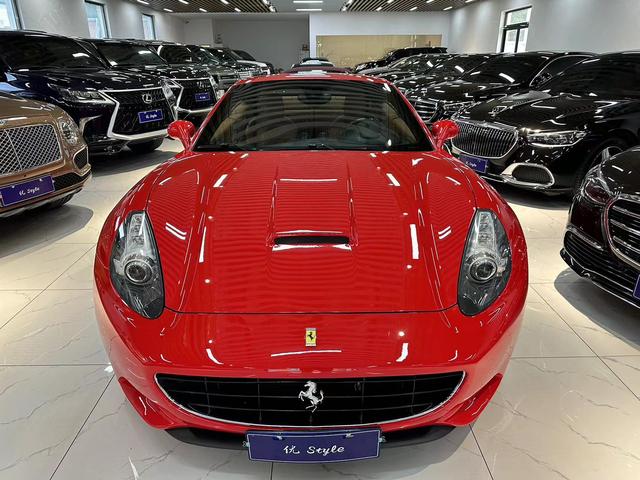 Ferrari California T