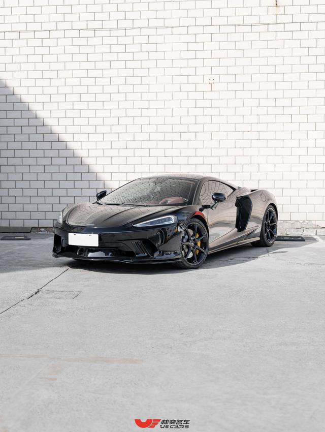 McLaren GT