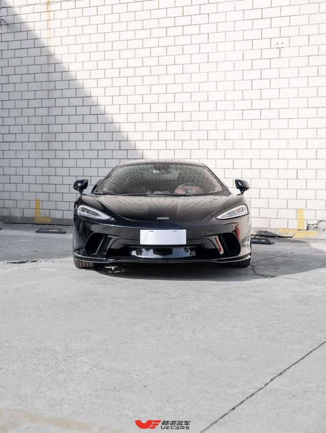 McLaren GT