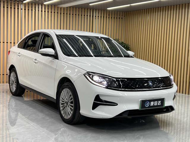 Forthing Fengxing S60 EV