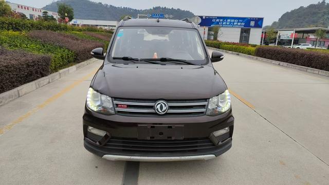 Dongfeng Fengon 370