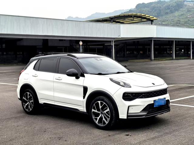 Lynk & Co 01